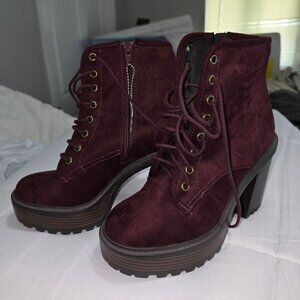 Soda Indiana Faux Suede Leather Lace Up Womens Sz.8 High Chunky Heel Ankle Boots